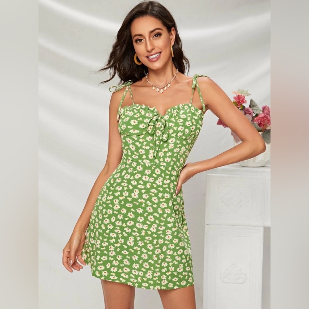 Daisy Floral Green Summer mini Dress size 2